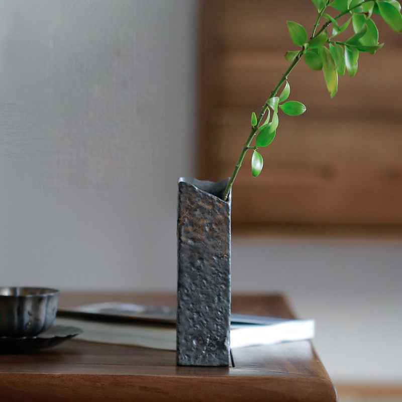 แจกันเซรามิกสไตล์เกาหลีแบบอิเค - Ikebana Vase Kenzan บทวิจารณ์และราคา